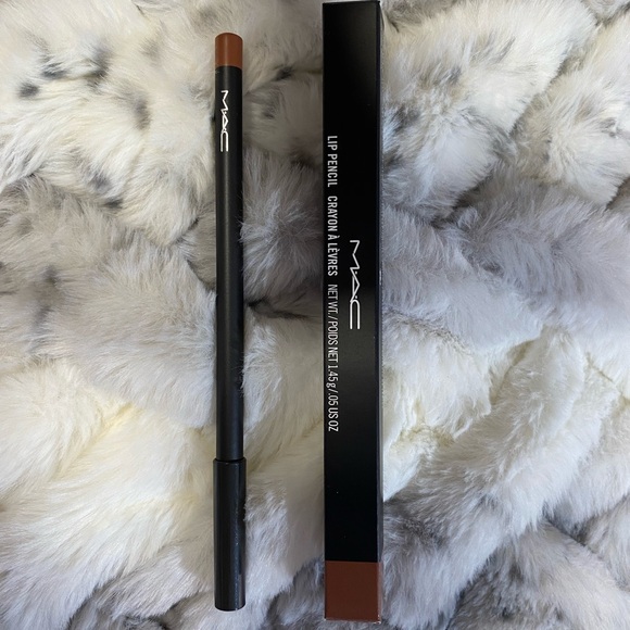 MAC Cosmetics Lip Pencil in Oak - Picture 1 of 3